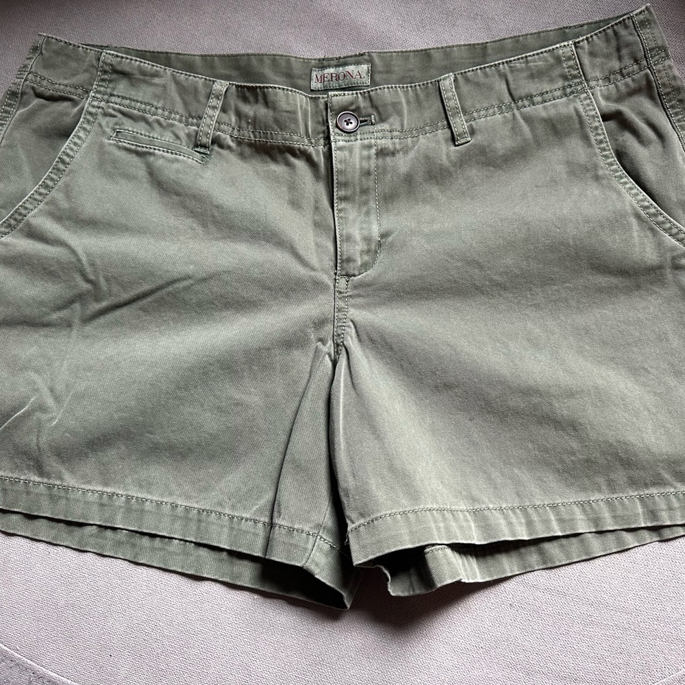Merona Women's Olive Shorts Size 14